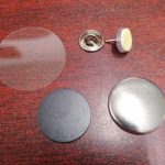 BOTON PUBLICITARIO PIN 1" CONTRA FISTOL O BROCHE